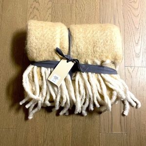 NWT- WEST ELM BRUSHED HERRINGBONE THROW BEIGE